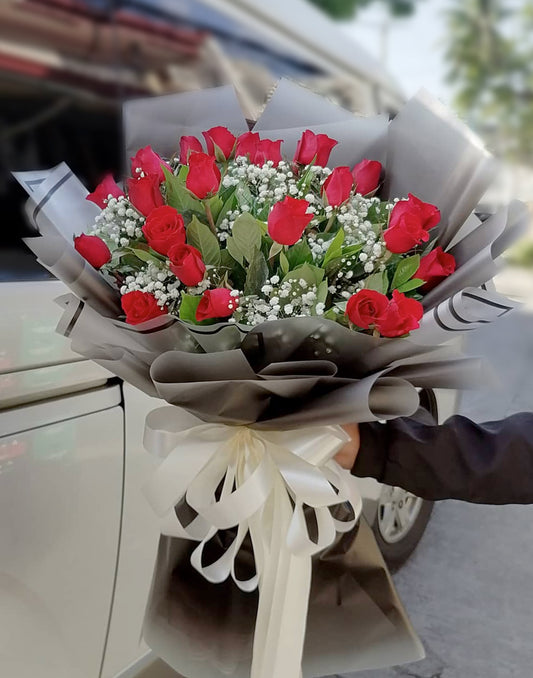 Dlalyess Red Roses Bouquet