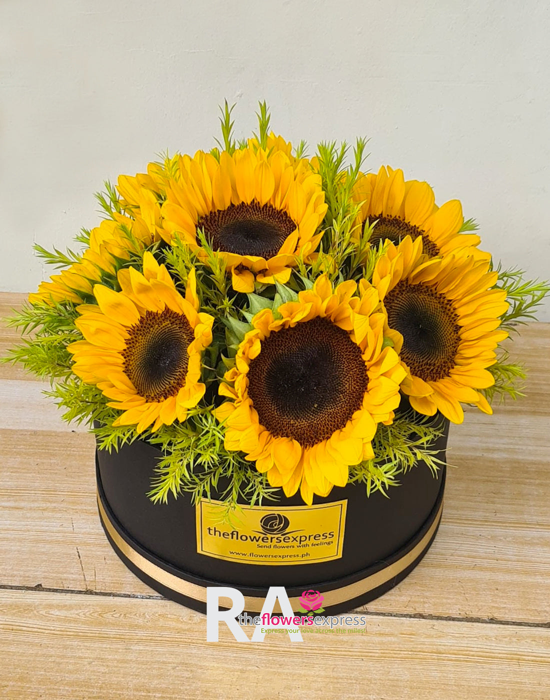 Sun Sarah Gift Box Flowers